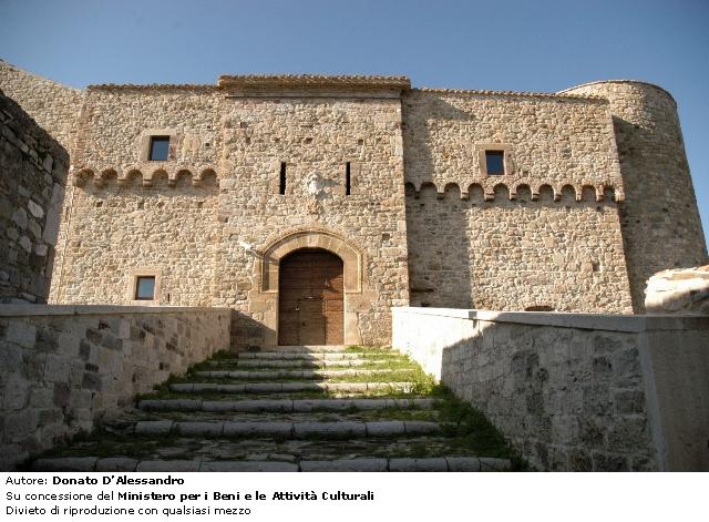 Castello Angioino          Civitacampomarano