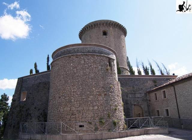 Castello_di_Riccia_Torre
